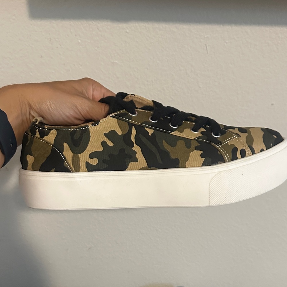 Soda Camouflage Sneakers - Black and Tan